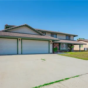 5853 Aurora Ave